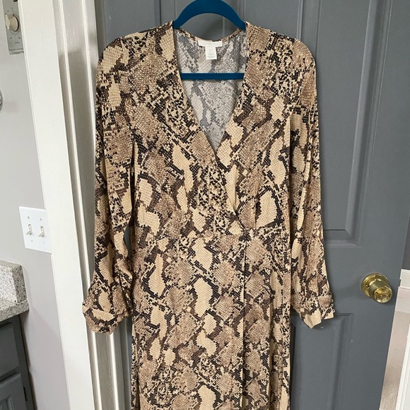 Snake print fall maxi dress - Picture 2 of 4